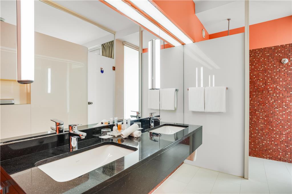 RADISSON BLU KIGALI-guestroom-Guest Room,Bathroom,On-Site.jpg