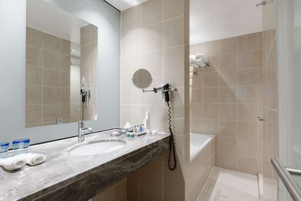 RADISSON BLU ANCHORAGE LAGOS-guestroom-Guest Room,Bathroom,On-Site.jpg