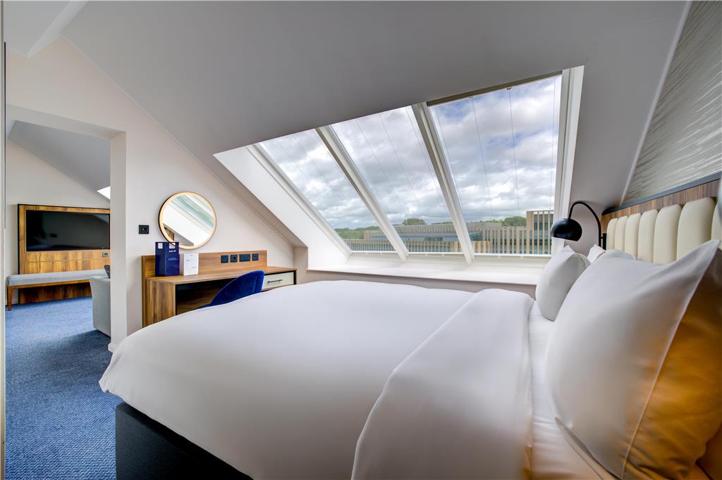 RADISSON BLU DURHAM-guestroom-Guest Room,Suite,On-Site.jpg