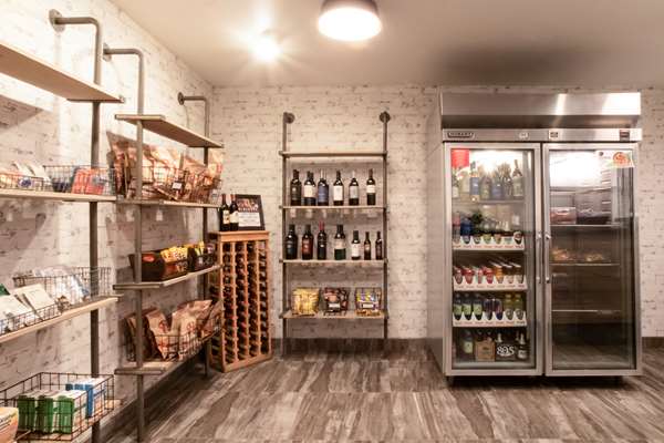  - Oxford Suites Chico