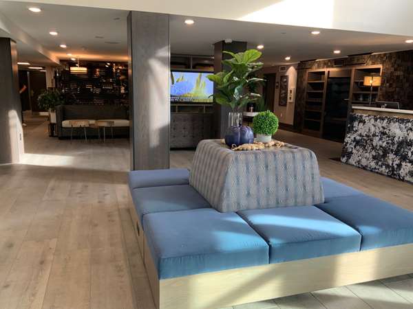  - Oxford Suites Jantzen Beach Portland - I-5, Exit 308