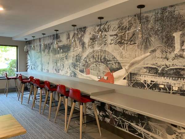  - Oxford Suites Jantzen Beach Portland - I-5, Exit 308