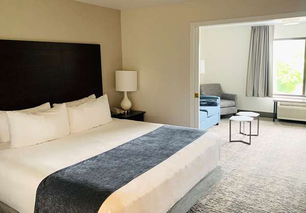  - Oxford Suites Jantzen Beach Portland - I-5, Exit 308