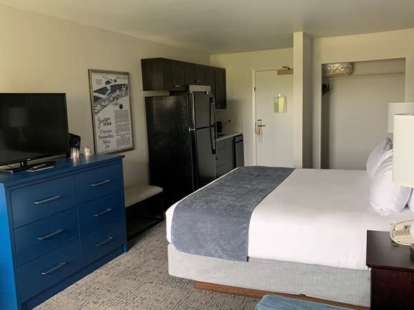  - Oxford Suites Jantzen Beach Portland - I-5, Exit 308