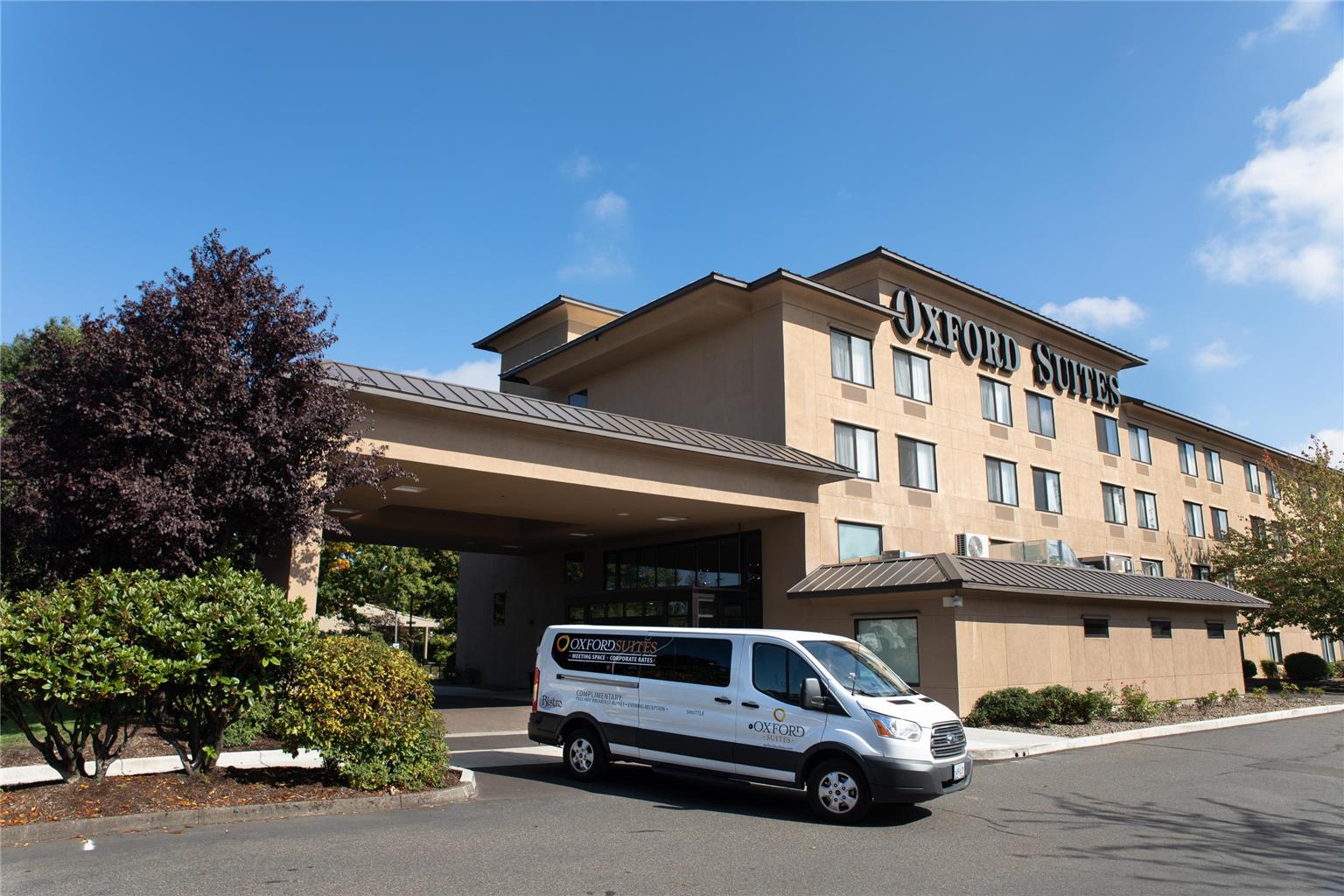 Oxford Suites Portland - Jantzen Beach