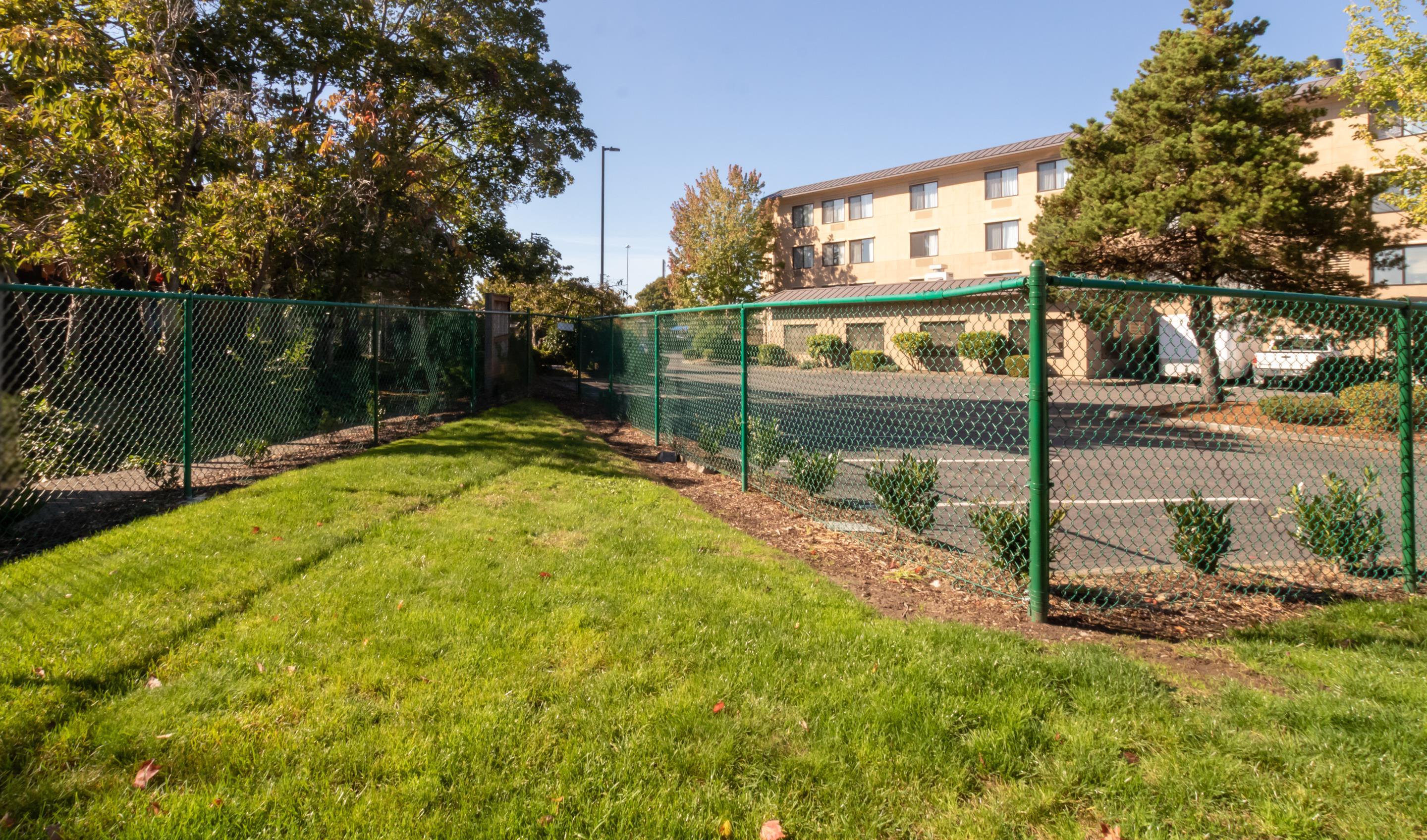 Dog Park | Oxford Suites Portland - Jantzen Beach