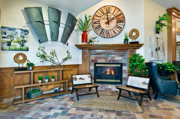  - Oxford Suites Hermiston