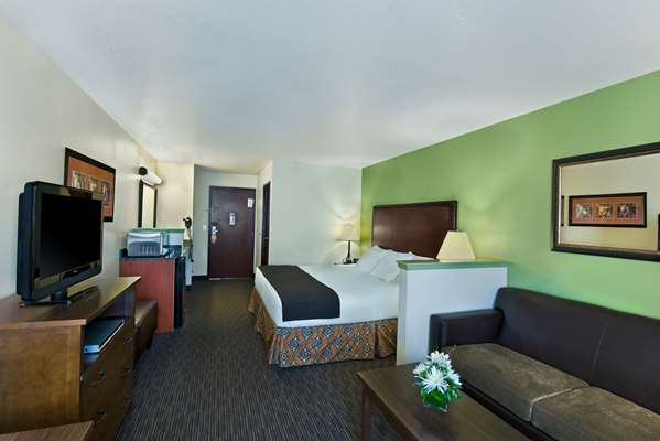  - Oxford Suites Hermiston