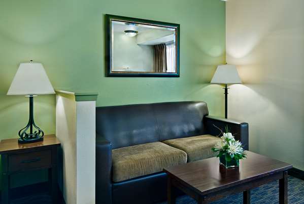  - Oxford Suites Hermiston