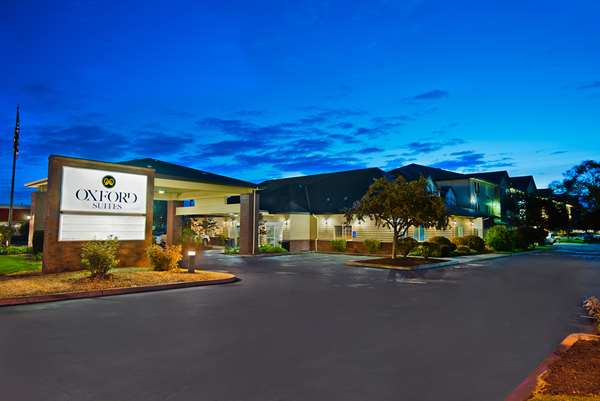Exterior view - Oxford Suites Hermiston