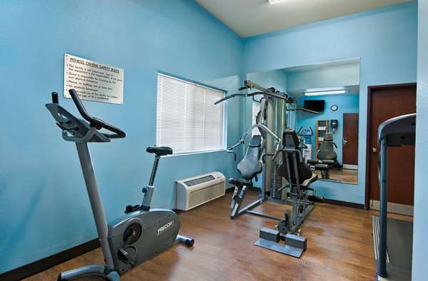 Fitness/ Exercise Room - Oxford Suites Hermiston