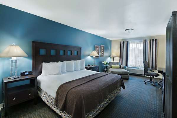 - Oxford Suites Silverdale