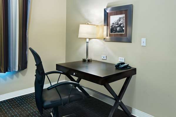  - Oxford Suites Silverdale