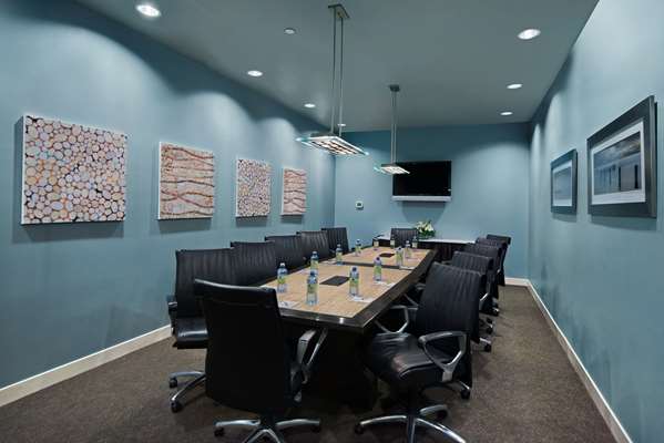  - Oxford Suites Silverdale