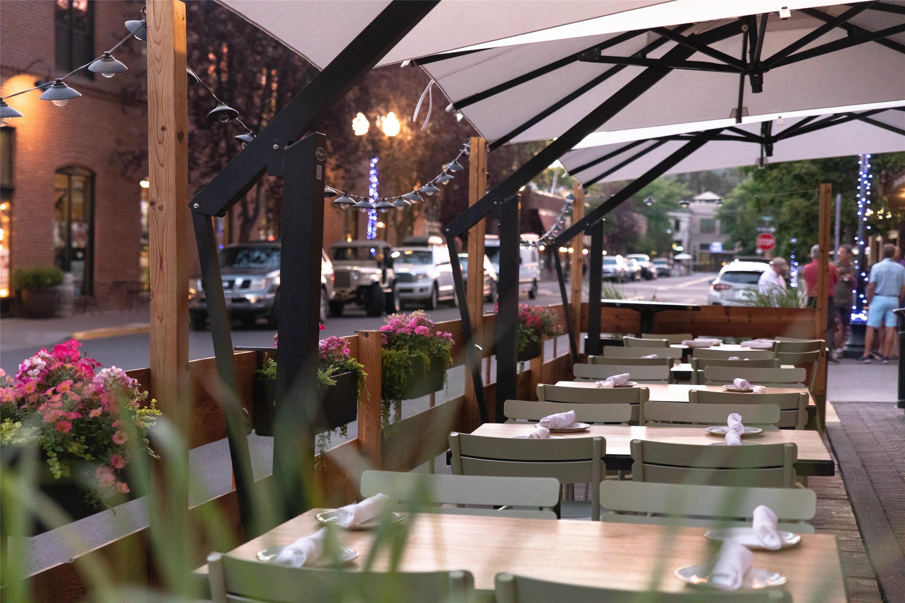 Restaurant Patio