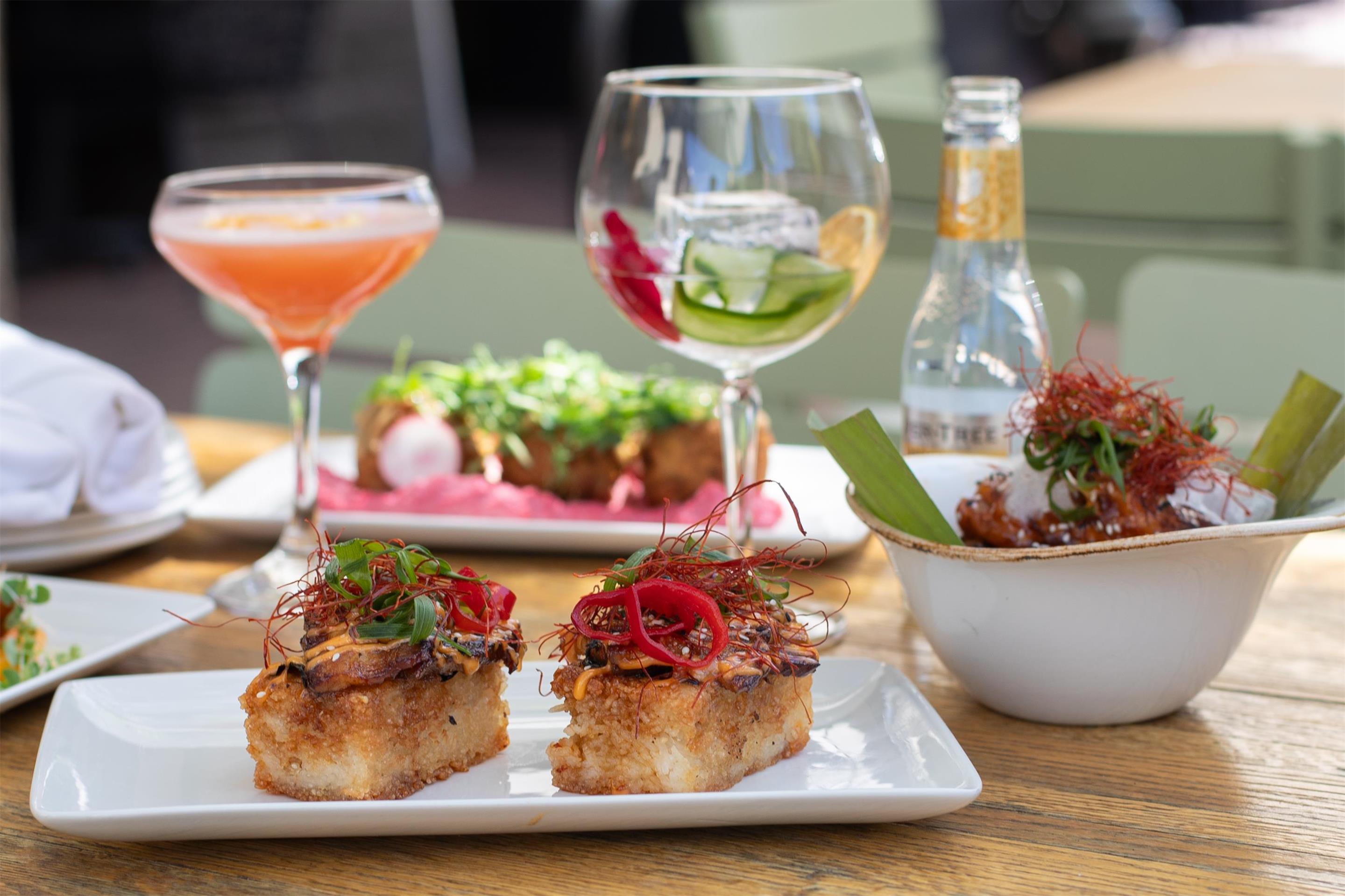 Food & Drinks