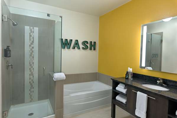  - Oxford Suites Bellingham - I-5, Exit 256