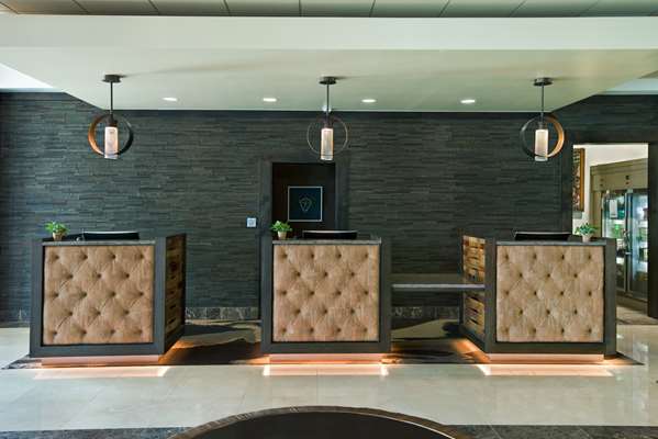  - Oxford Suites Rohnert Park