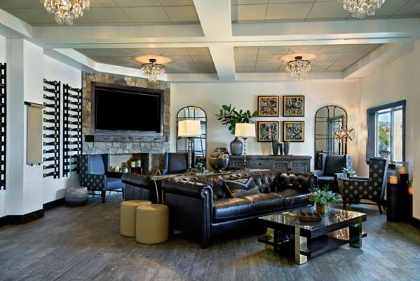  - Oxford Suites Rohnert Park