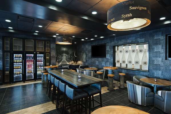 Bar - Oxford Suites Rohnert Park