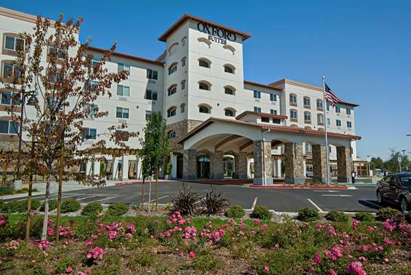 Exterior view - Oxford Suites Rohnert Park