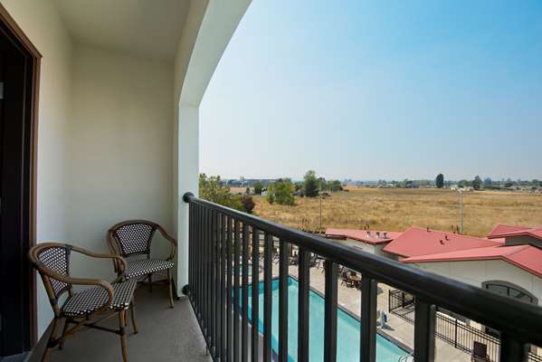 Exterior view - Oxford Suites Rohnert Park