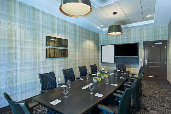  - Oxford Suites Rohnert Park