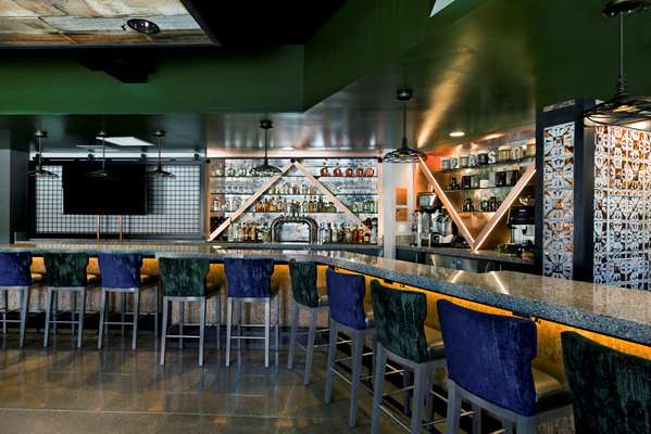 Bar - Oxford Suites Paso Robles