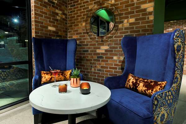 Bar - Oxford Suites Paso Robles