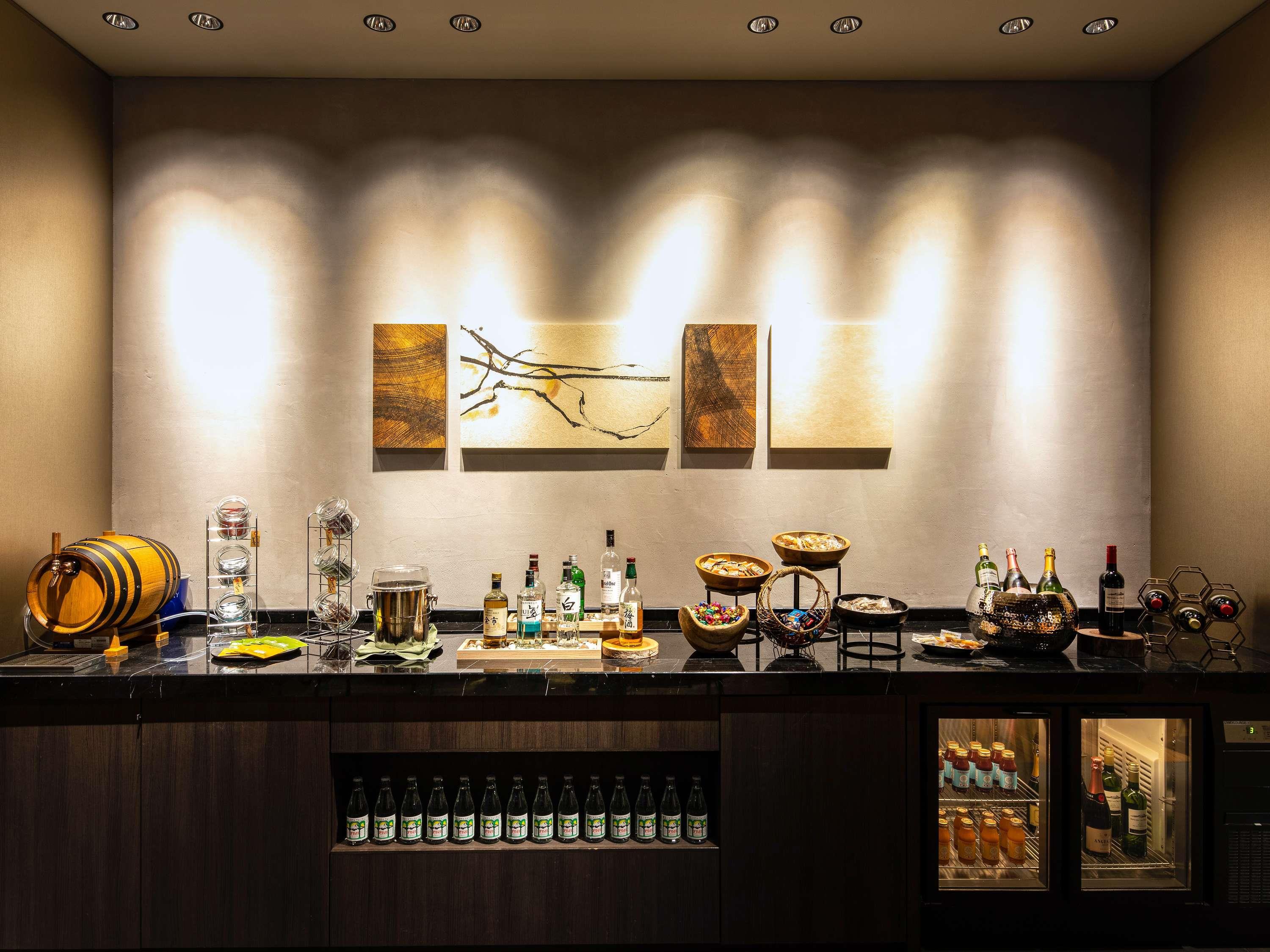 PULLMAN TOKYO TAMACHI Room Type - SUPERIOR EXECUTIVE ROOM, Lounge Access, 1 King-size Bed