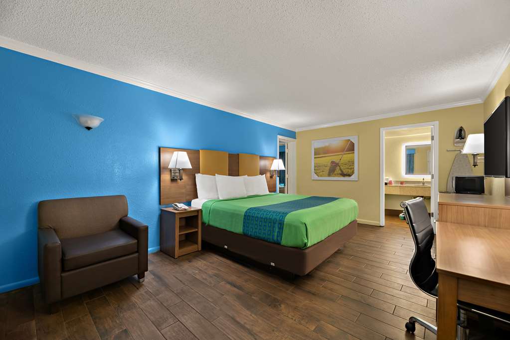 SureStay by Best Western Clermont Theme Park West-guestroom-Guest Room,On-Site.jpg