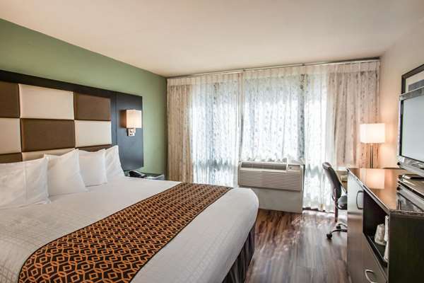  - Red Lion Hotel Monterey