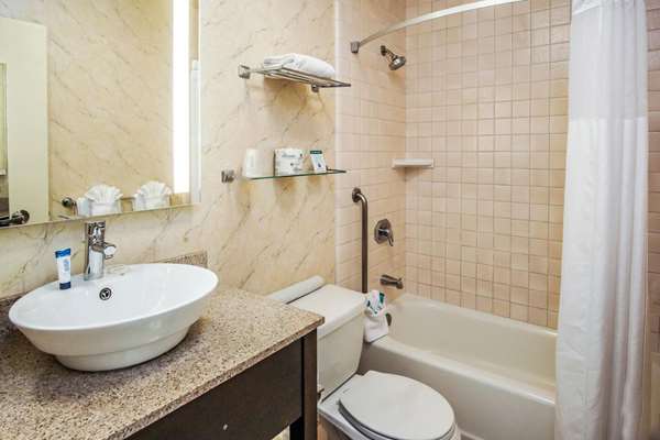  - Red Lion Hotel Monterey