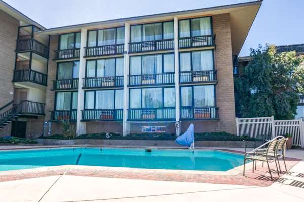 Pool - Red Lion Hotel Monterey