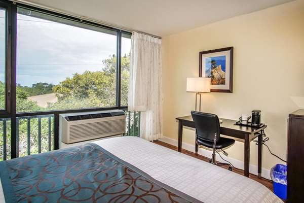  - Red Lion Hotel Monterey