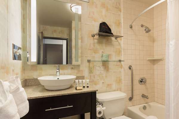  - Red Lion Hotel Monterey