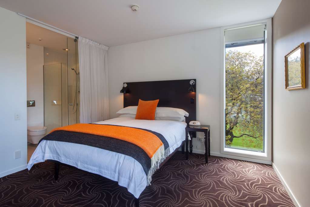 Guest photo