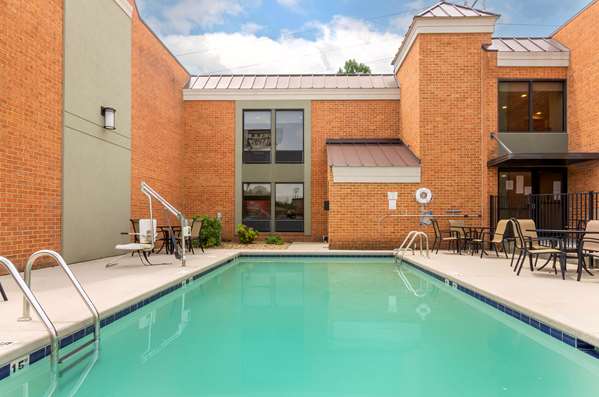 Pool - Best Western North Roanoke Hotel Troutville - I-81, Exit 150A
