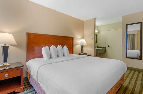  - Best Western North Roanoke Hotel Troutville - I-81, Exit 150A