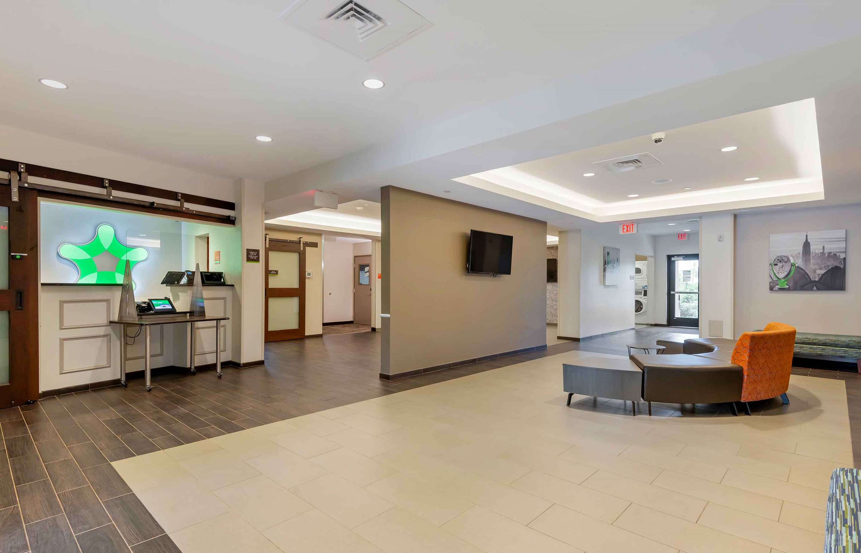 Lobby and Guest Check-in | Extended Stay America Suites Rock Hill