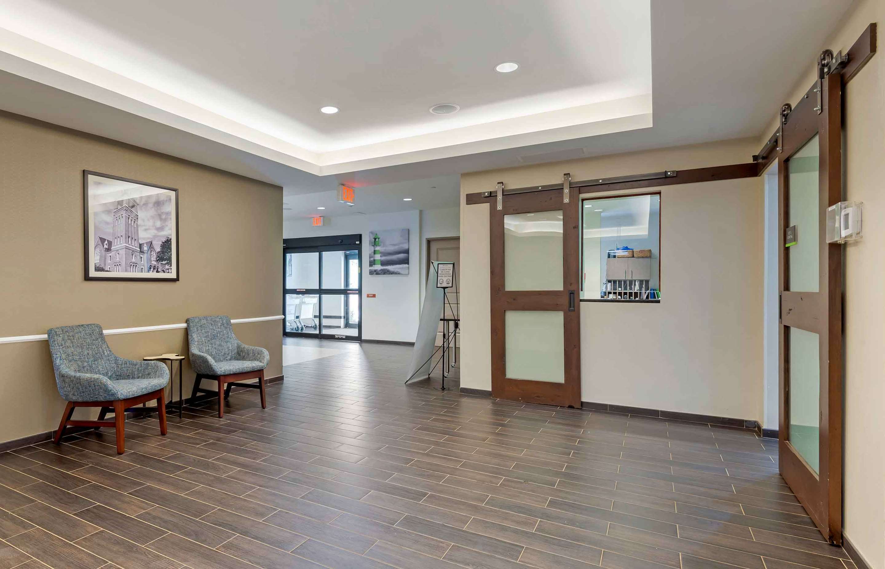 Lobby and Guest Check-in | Extended Stay America Suites Rock Hill