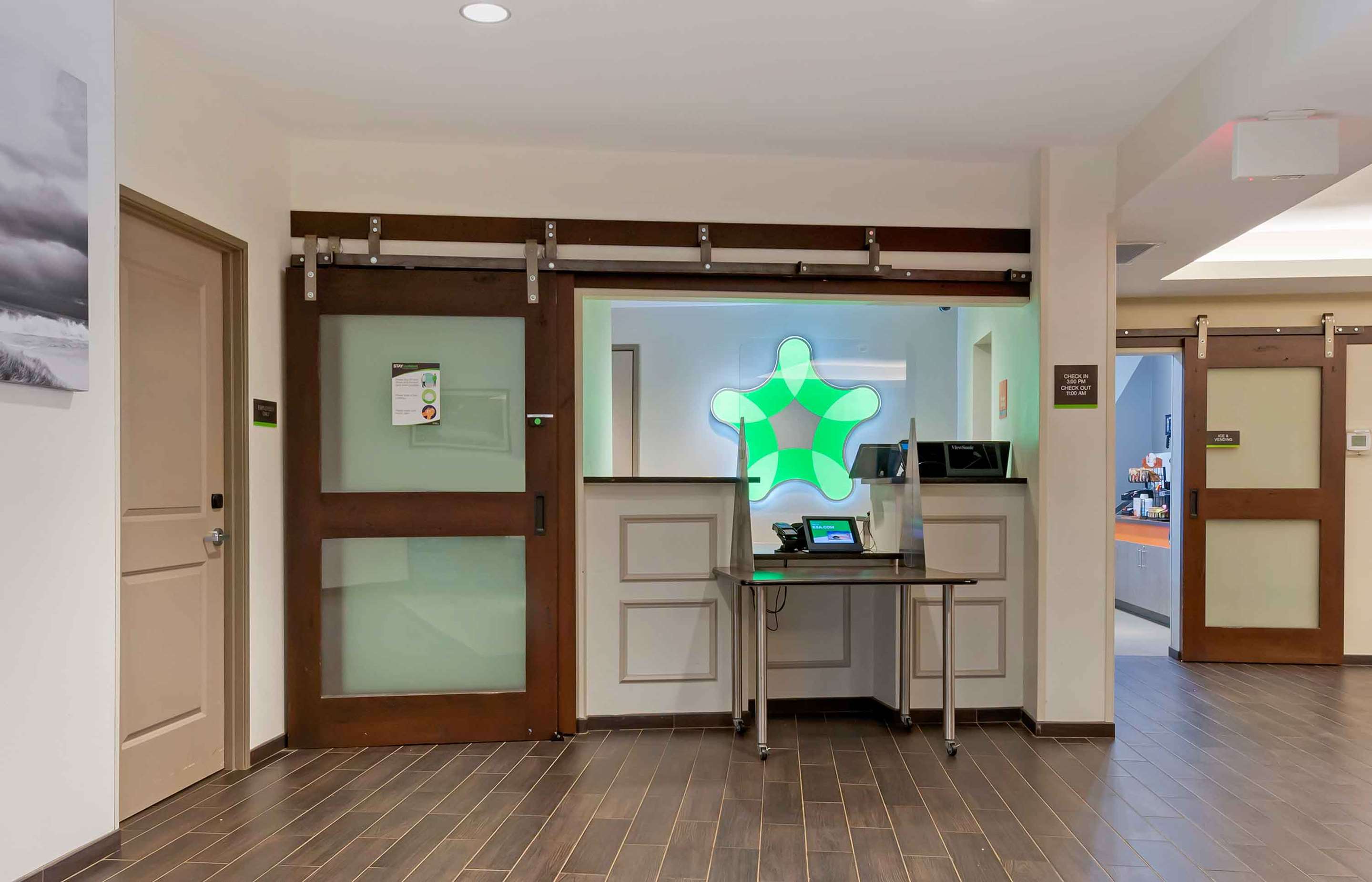 Lobby and Guest Check-in | Extended Stay America Suites Rock Hill
