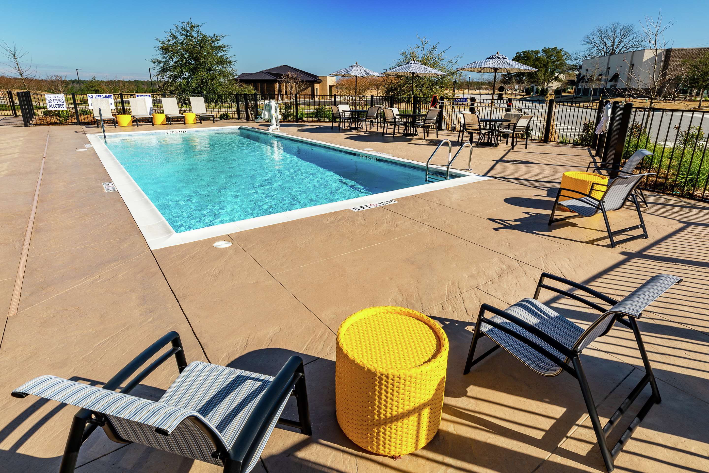 Pool | Hampton Inn & Suites Columbia Killian Road