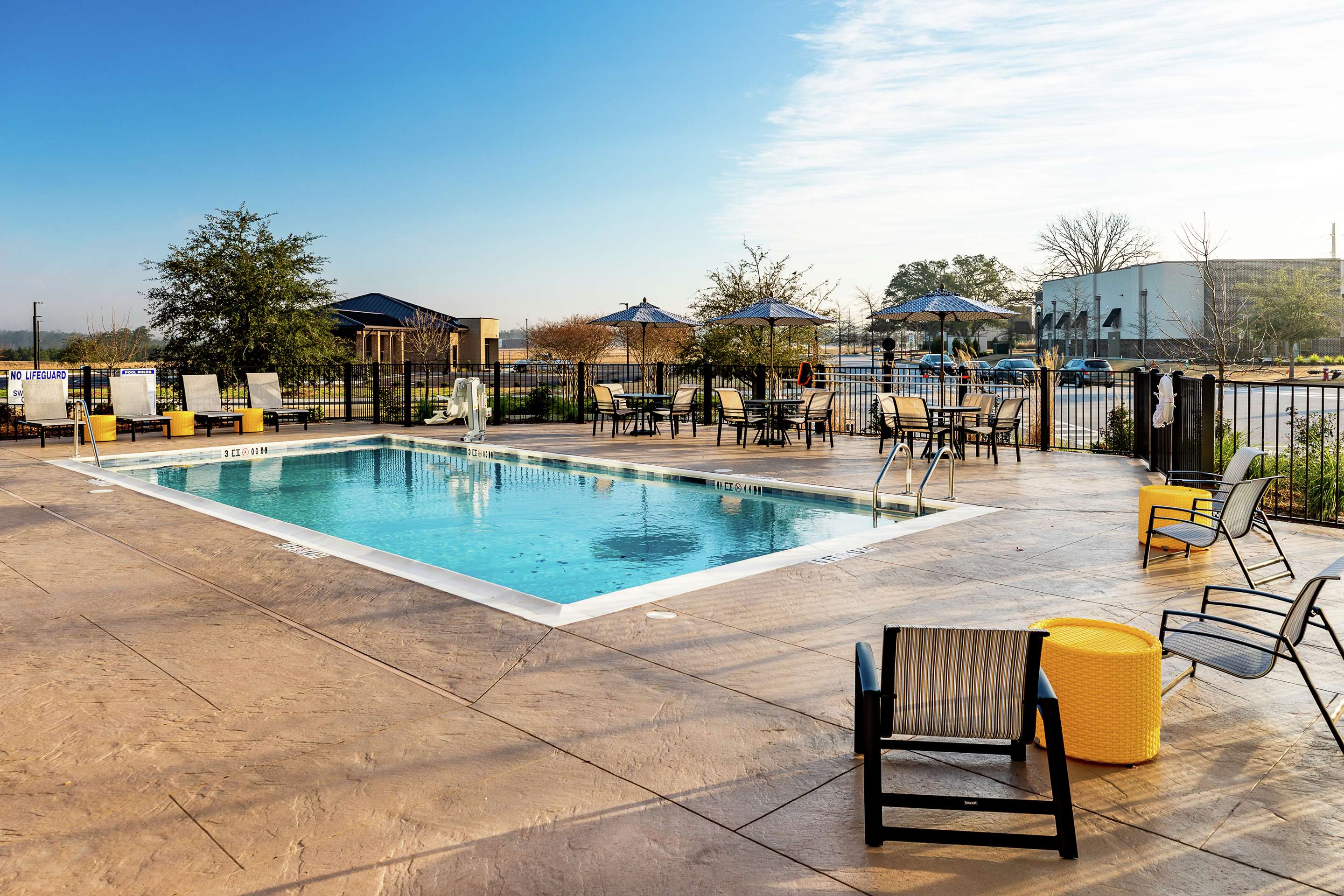 Pool | Hampton Inn & Suites Columbia Killian Road