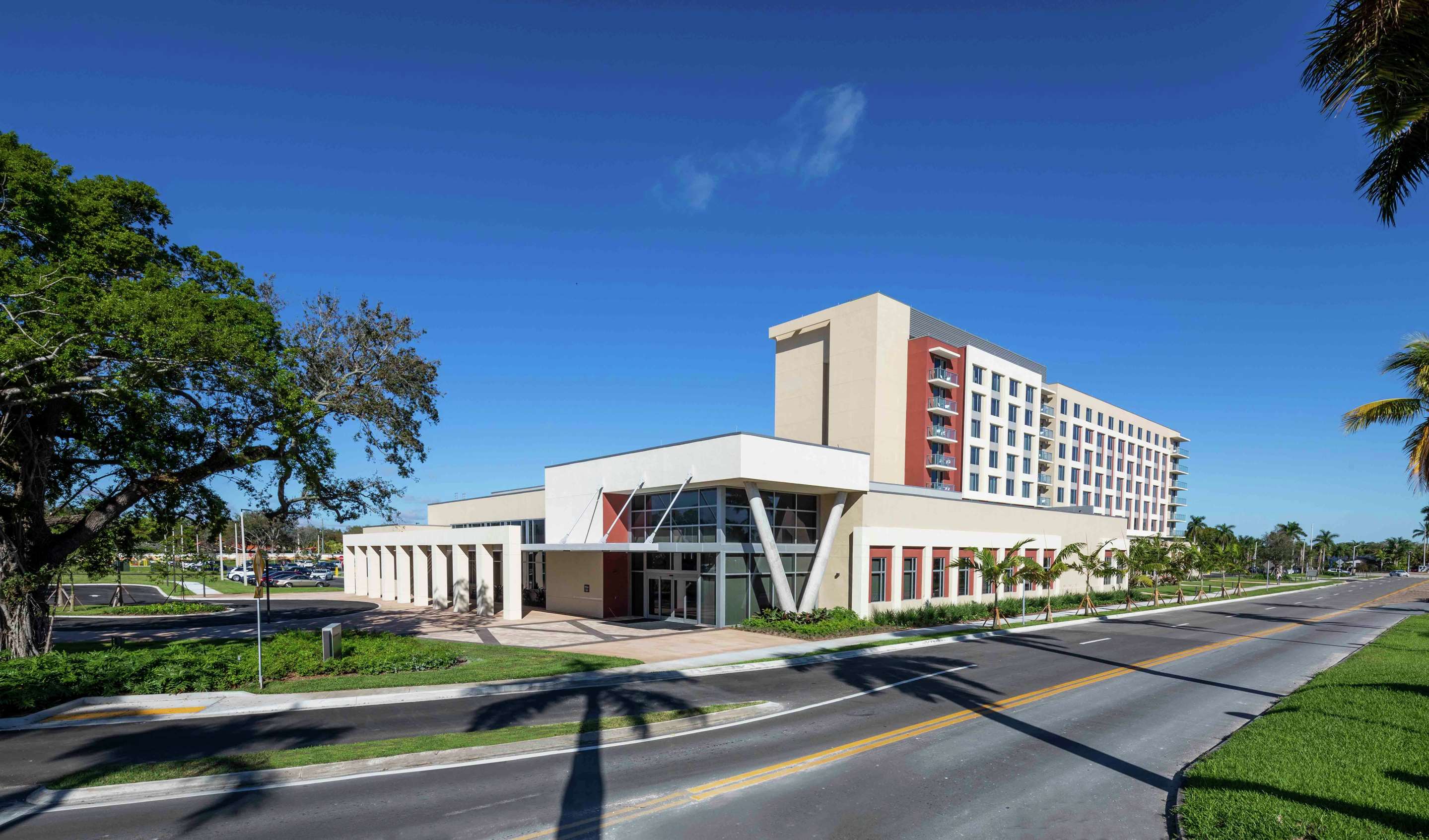 Exterior | Hilton Miami Dadeland