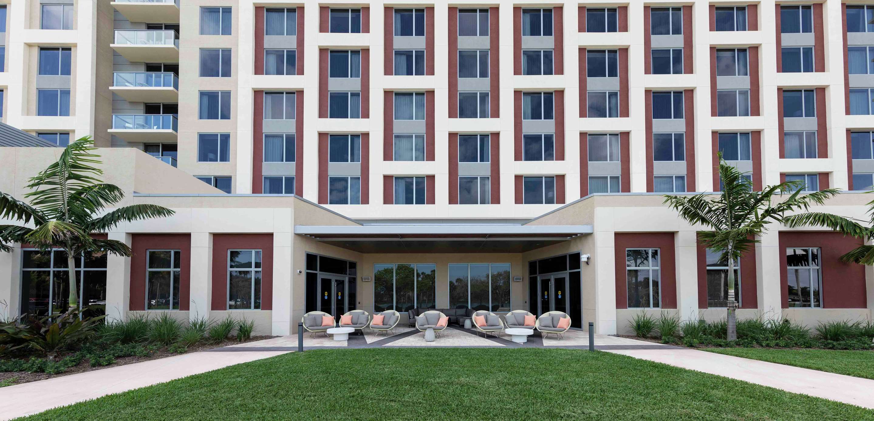Exterior | Hilton Miami Dadeland