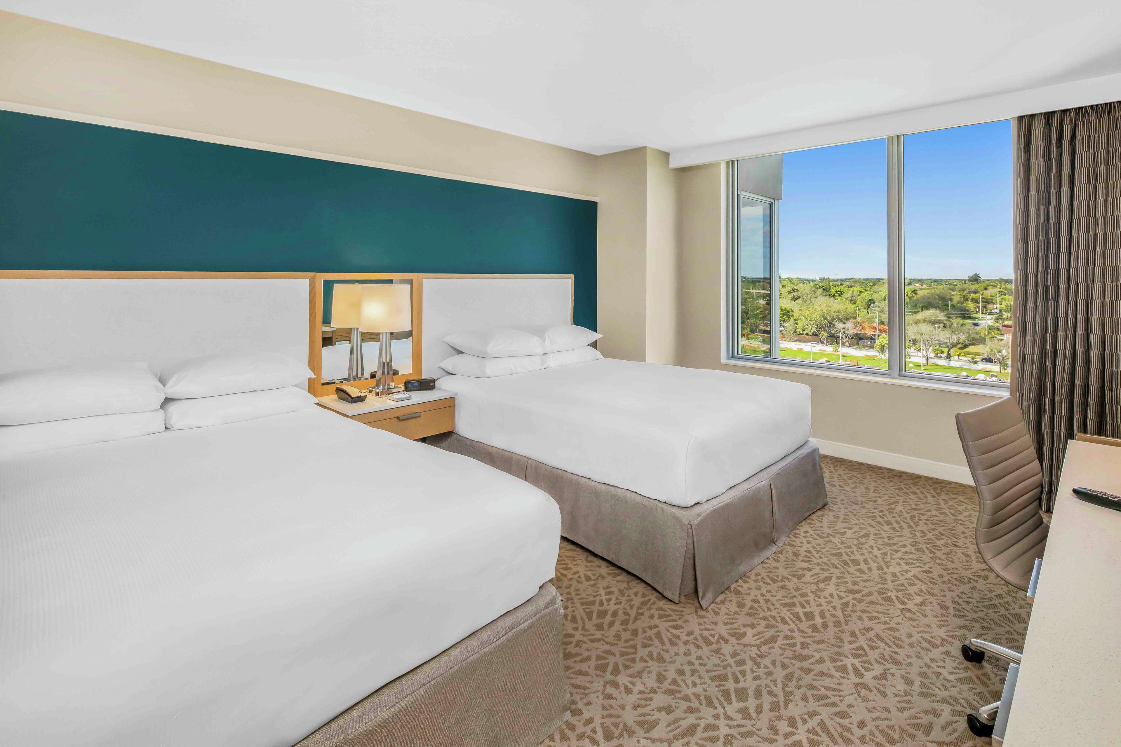 Hilton Miami Dadeland Room Type - 2 QUEEN MOBILITY ACC TUB