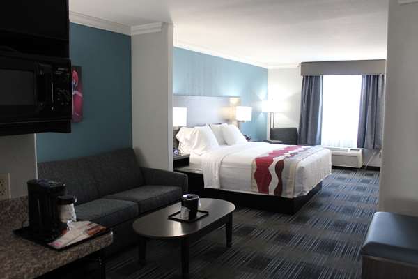 Suite - Best Western Inn & Suites Six Flags San Antonio - I-10, Exit 558