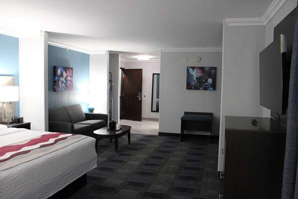 Suite - Best Western Inn & Suites Six Flags San Antonio - I-10, Exit 558
