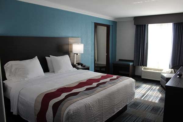  - Best Western Inn & Suites Six Flags San Antonio - I-10, Exit 558